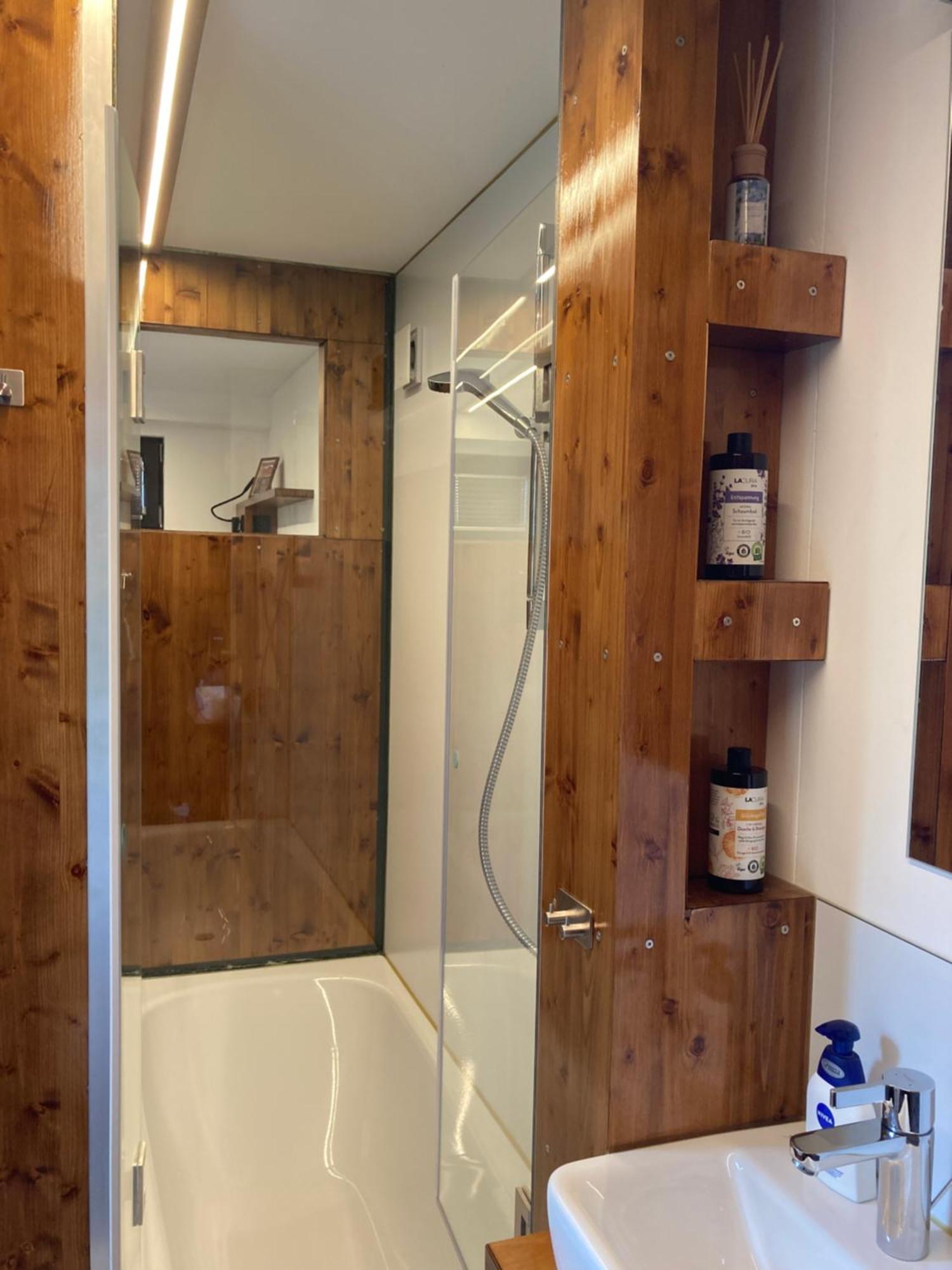 Tiny House Im Seecontainer Mit Parkplatz, Glasfaser, Netflix, Veranda Und Gehobener Ausstattung كوبورغ المظهر الخارجي الصورة